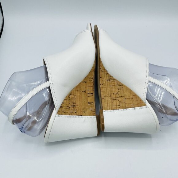 Tahari Heels Womens Size 9 M White Vander LeatherCork Wedge Sandals Peep Toe - Picture 12 of 12